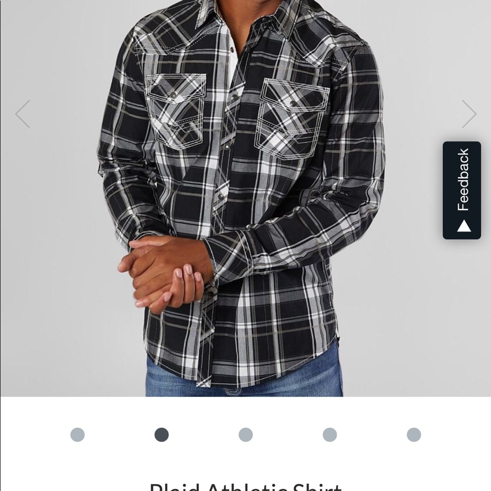 Buckle long sleeve plaid button down shirt.